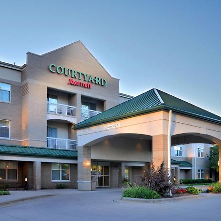 Courtyard Уосо Экстерьер фото